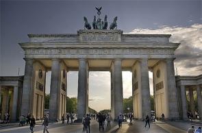 The Brandenburg Gate. Author Sven Gross-Selbeck. licensed under the Creative Commons Attribution-ShareAlike 3.0 License.