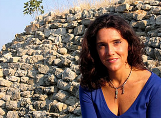 The British Institute at Ankara - TREASURES OF THE WORLD: ISTANBUL BIAA  Honorary Patron Bettany Hughes on Channel 4 Tomorrow (Saturday 2nd October)  at 7pm 🇬🇧, Bettany will explore #Istanbul's iconic landmarks. #