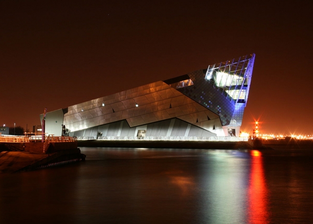 The Deep, Hull, East Riding of Yorkshire, England. By User:Skyrider2688, CC BY 2.5, https://commons.wikimedia.org/w/index.php?curid=34968372