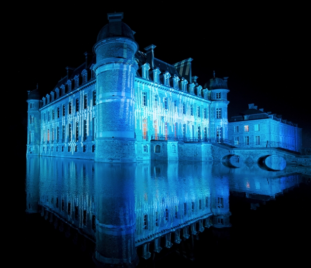 Belœil Castle by night. By I, Luc Viatour, CC BY-SA 3.0, https://commons.wikimedia.org/w/index.php?curid=11268079