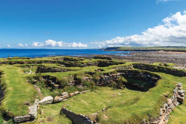 Remains of a Viking settlement from about AD 1000, Brough of Birsay, Mainland, Orkney, Scotland. Ian Dagnall / Alamy Stock Photo