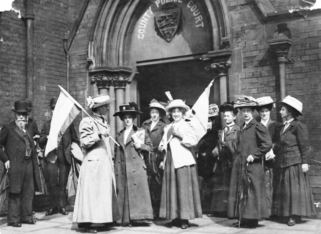 Suffragettes protesting outside high court