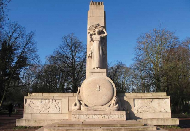 Monument aux Pigeons Voyageurs, Lille