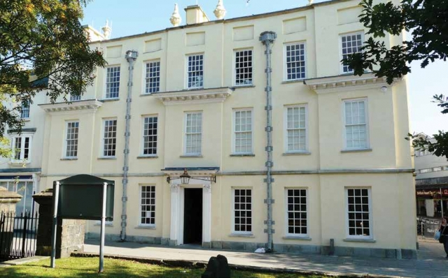 Llanelly House