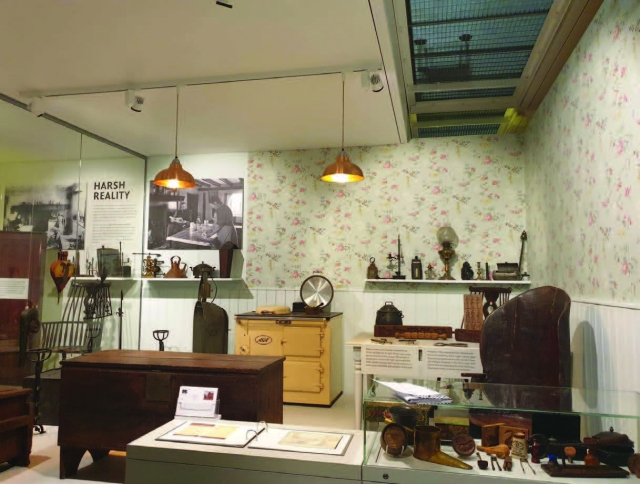 MERL display with spice box