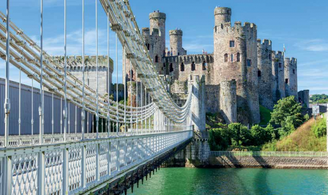 Conwy Castle and Telford Suspension Bridge (eye35.pix / Alamy Stock Photo)