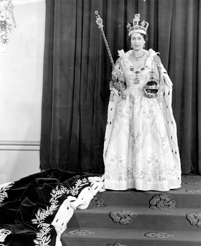 Queen Elizabeth II in coronation robes (Library and Archives Canada)