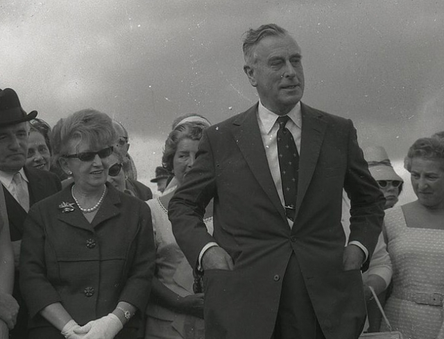 Louis Mountbatten visiting Israel in 1967 (photograph: Boris Carmi / National Library of Israel, via Wikimedia Commons)