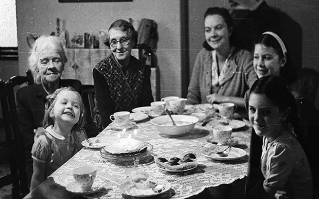 Jessie Reid Crosbie (first left) with family, 1951