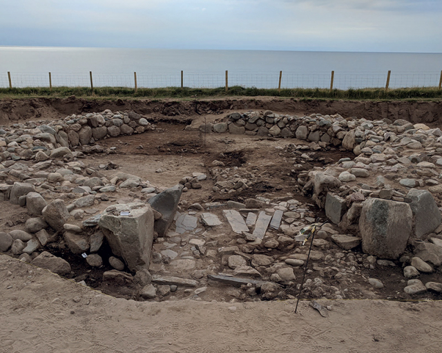 Dinas Dinlle: the large roundhouse under excavation