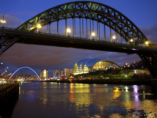 Tyne Bridge - Andrew Curtis, CC BY-SA 2.0